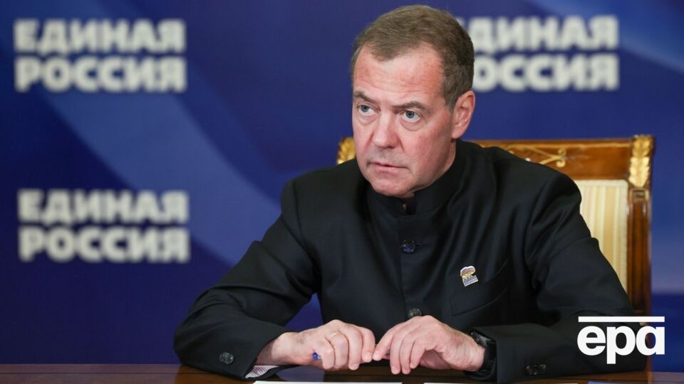 Медведев прокомментировал "адские санкции" Трампа. Назвал действия США "мерзостями"