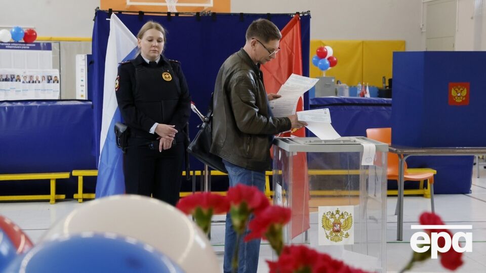 В России продолжаются выборы в Госдуму. Наблюдателей не пускают на участки, а бюллетени рвут