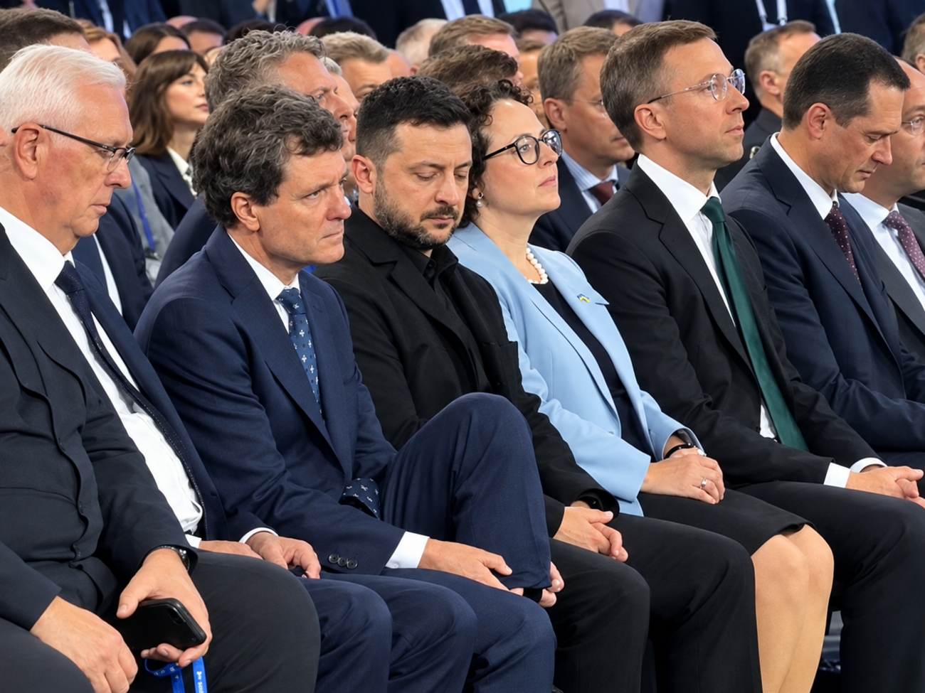 Президент Румунії задер штани просто під час саміту й викликав щирий подив у Зеленського. Відео