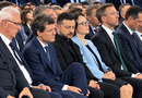 Президент Румунії задер штани просто під час саміту і викликав щирий подив у Зеленського. Відео
