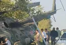 "Ведра керосина не хватило". Военный Ми-8 рухнул на оживленную трассу Сахалина. Видео