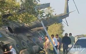 "Ведра керосина не хватило". Военный Ми-8 рухнул на оживленную трассу Сахалина. Видео