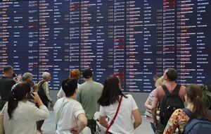 Первые авиакомпании начали отказываться от выполнения рейсов в российские аэропорты – Зеленский