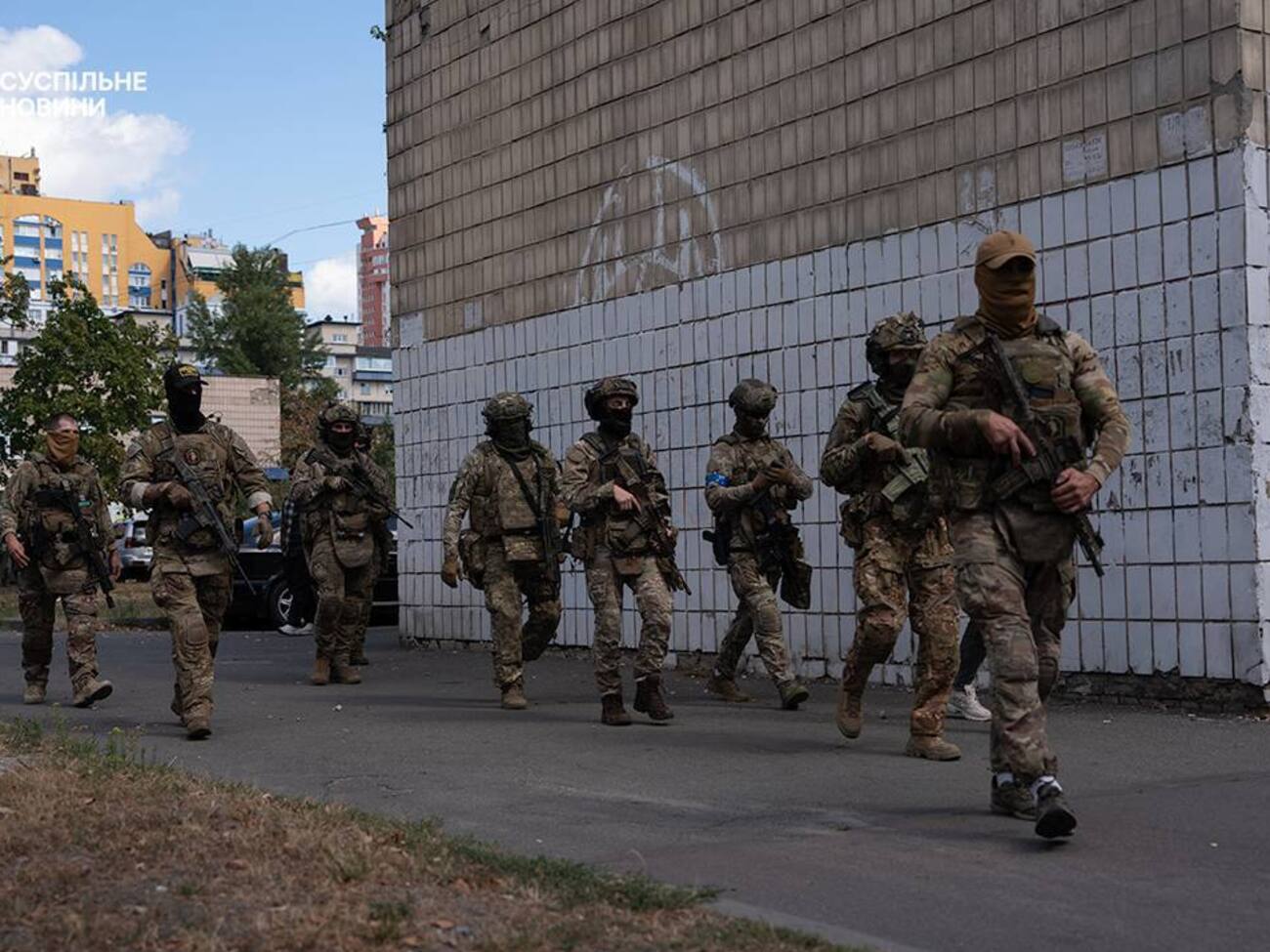 Стрілянина в Києві. Зеленський "наїхав" на керівників відомств, Буданов зробив заяву про викрадення військових