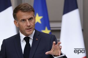 "Без обсуждений". Макрон возразил Трампу по поводу его карты США