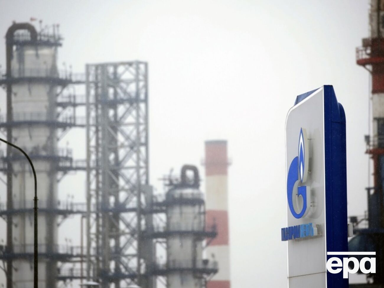 Українські дрони зупинили Московський НПЗ, він не переробляє нафти й не продає пального – Reuters