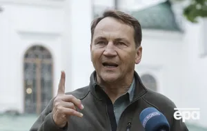 "Будьте осторожны". Сикорский пояснил свои слова о быстром разгроме РФ в случае возможной войны