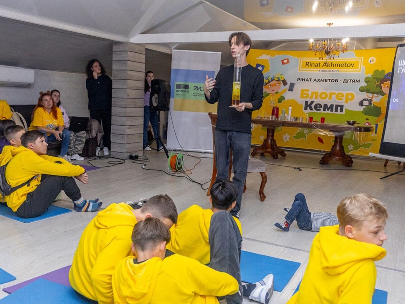 Участники "Блогер Кемпа" работают над STEM-проектами для восстановления Украины