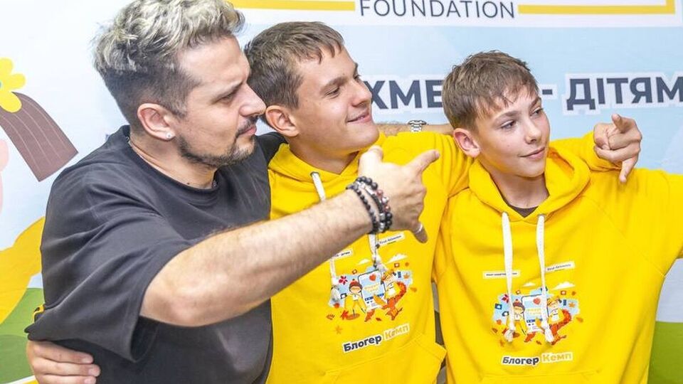 Хіп-хоп виконавець Хас зустрівся з учасниками "Блогер Кемпу" Фонду Ріната Ахметова