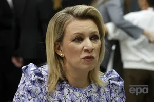 "Пресс-алкаше" РФ Захарова грандиозно облажалась перед американцами. Что она на себя нацепила