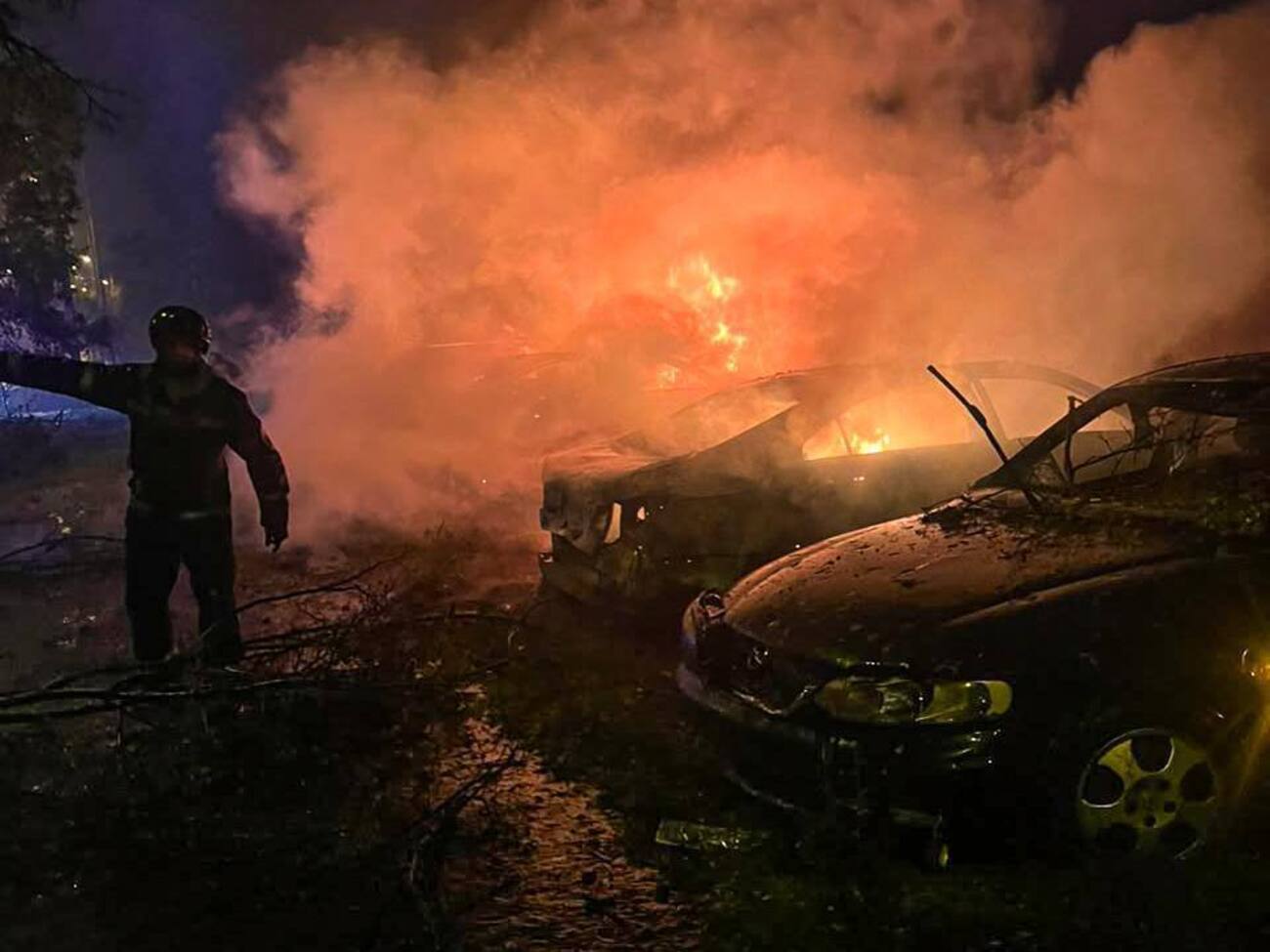Після виступу Зеленського в ООН. РФ вночі атакувала Київ балістикою, з-під завалів рятували людей