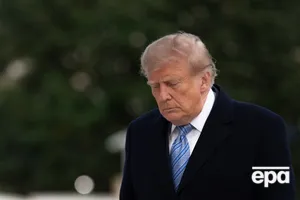 Трамп искал, но в упор не видел Рубио, который сидел рядом с ним. Реакция госсекретаря – на видео