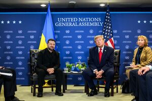 Трамп призвал Зеленского встретиться с Путиным в Москве – Bloomberg