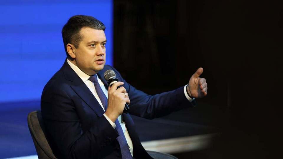 Экс-спикер ВР Разумков ответил, покинет ли он Украину