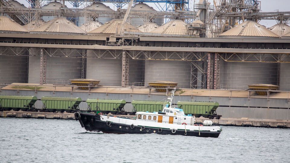 Спілки металургів та аграріїв закликали уряд підтримати експорт на тлі блокади портів