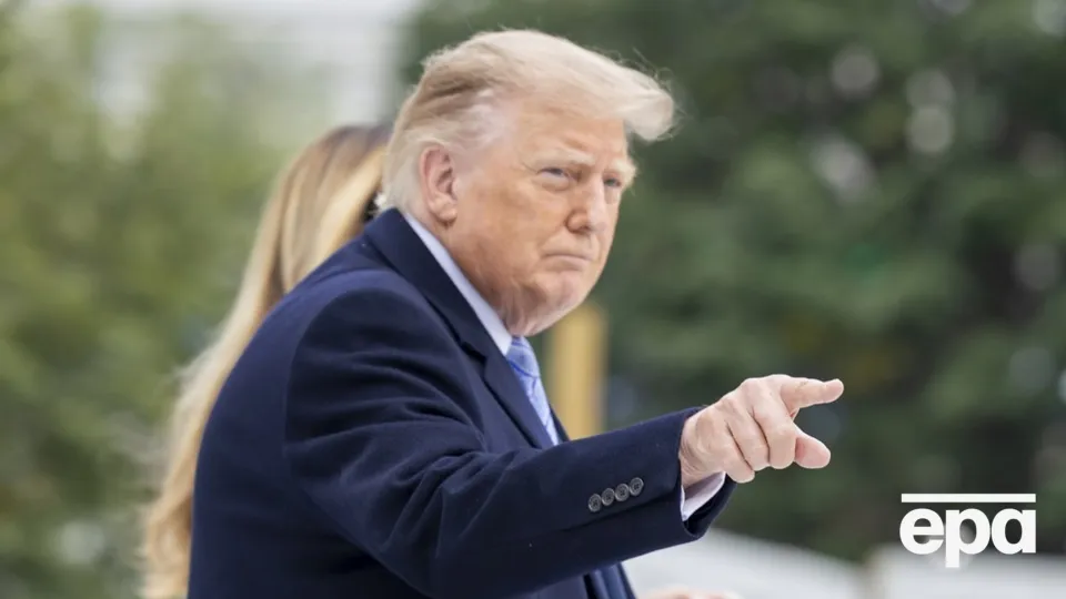 На тлі скандалу з пресою Трамп завдав "чергового удару" по журналістах. CNN розповів деталі