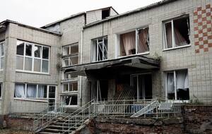Армия РФ ударила авиабомбой по детдому в центре Сум, есть погибшие. Фото