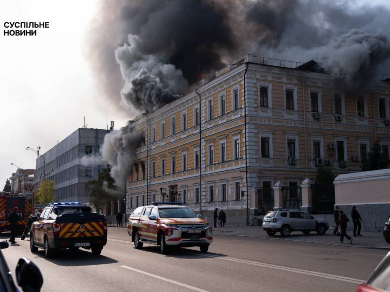 "Відповідь буде обовʼязково". Зеленський повідомив про наслідки удару РФ по будівлі НАН. Фото, відео