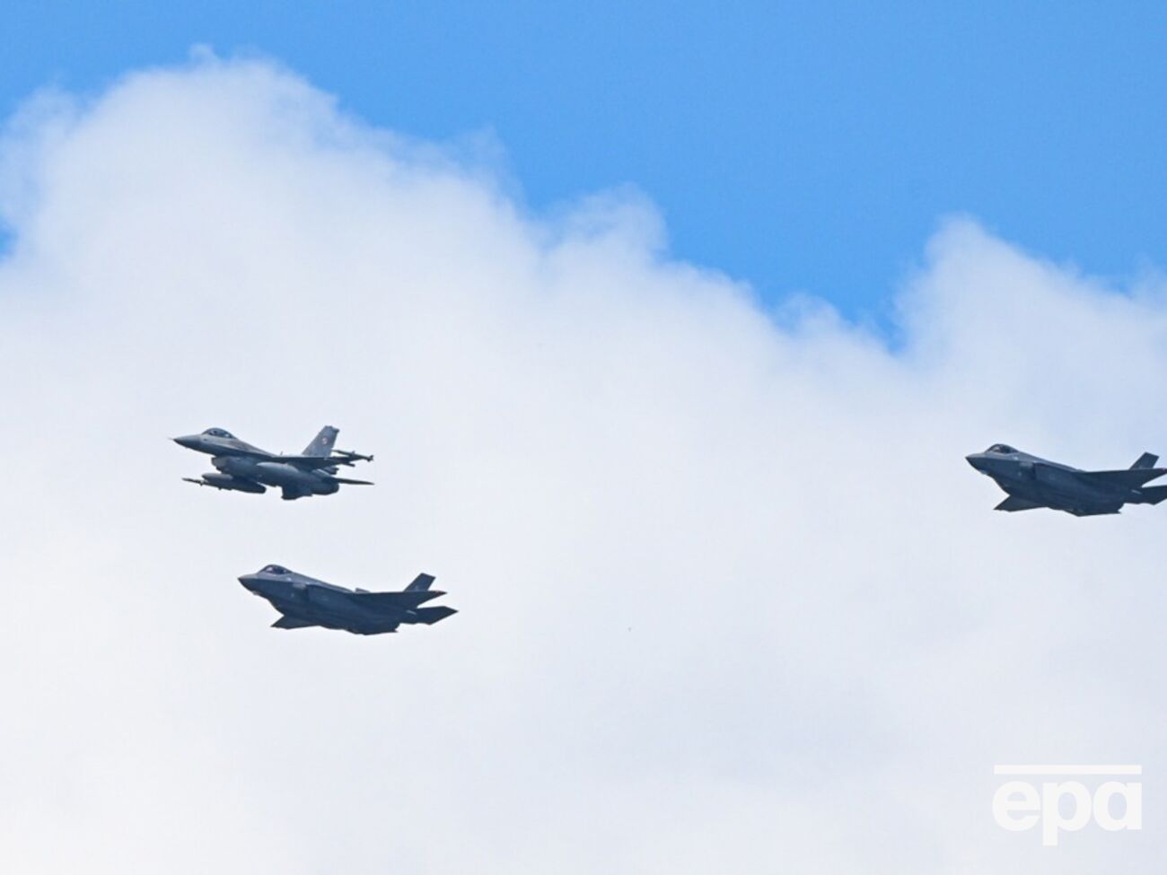 Бельгія передасть Україні винищувачі F-16. Зеленський розповів, коли і скільки