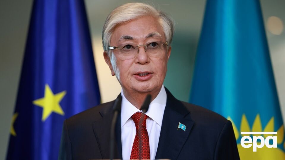 Токаєв назвав Путіна "видатним" і знову висловився про заморожування війни в Україні