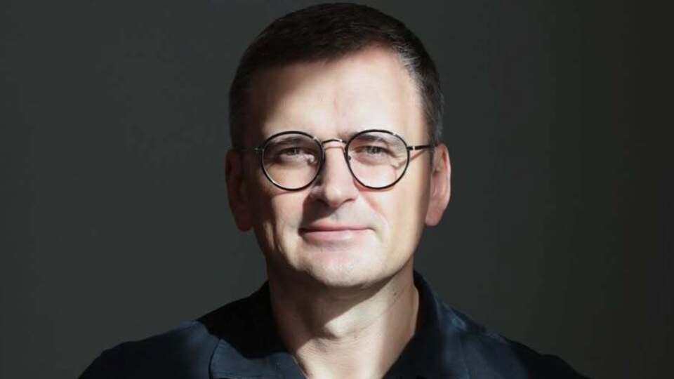 Дмитро Кулеба отруївся крупою, яку зараз змітають із полиць