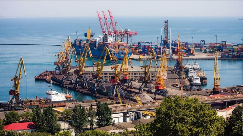 Полная блокада портов Большой Одессы может поставить под угрозу до $2 млрд экспортной выручки ежемесячно – СМИ