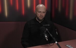 Замкомандира РДК Каплунов заявил, что его держали в наручниках с замотанными скотчем глазами