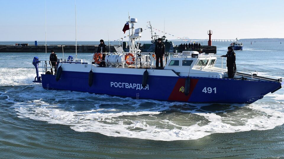 Сили оборони України уразили десантний катер росіян у Севастополі