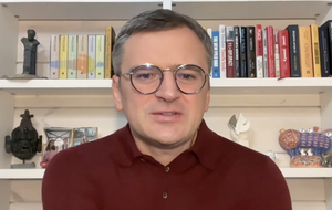 Посмотрите на встречу Путина с Пашиняном. Он постоянно покашливает – нервишки сдают