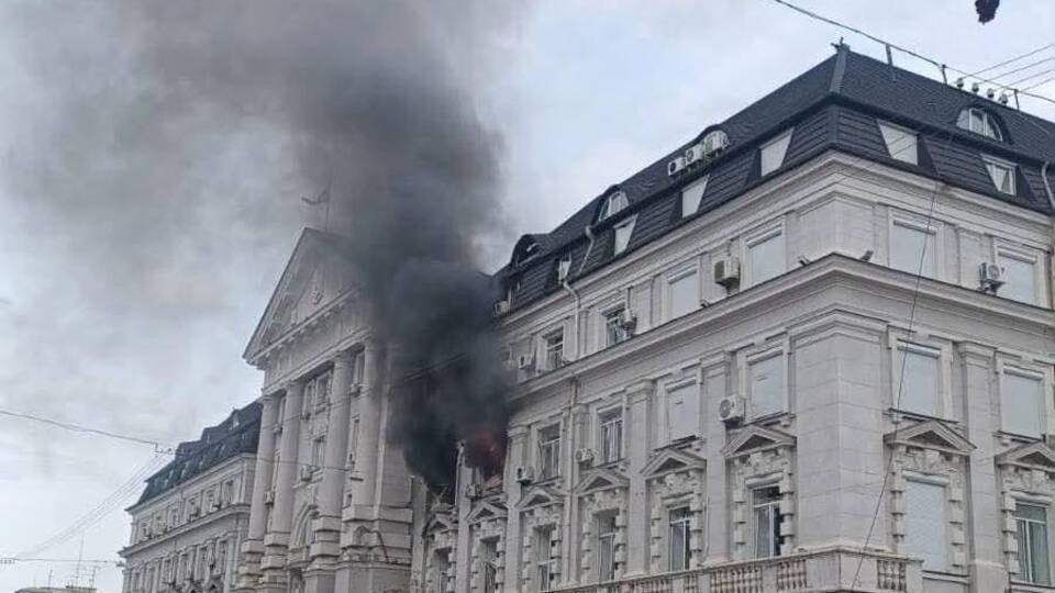 В Киеве девять пострадавших после атаки дрона. Повреждены здание СБУ и консистория Софии Киевской. Фото