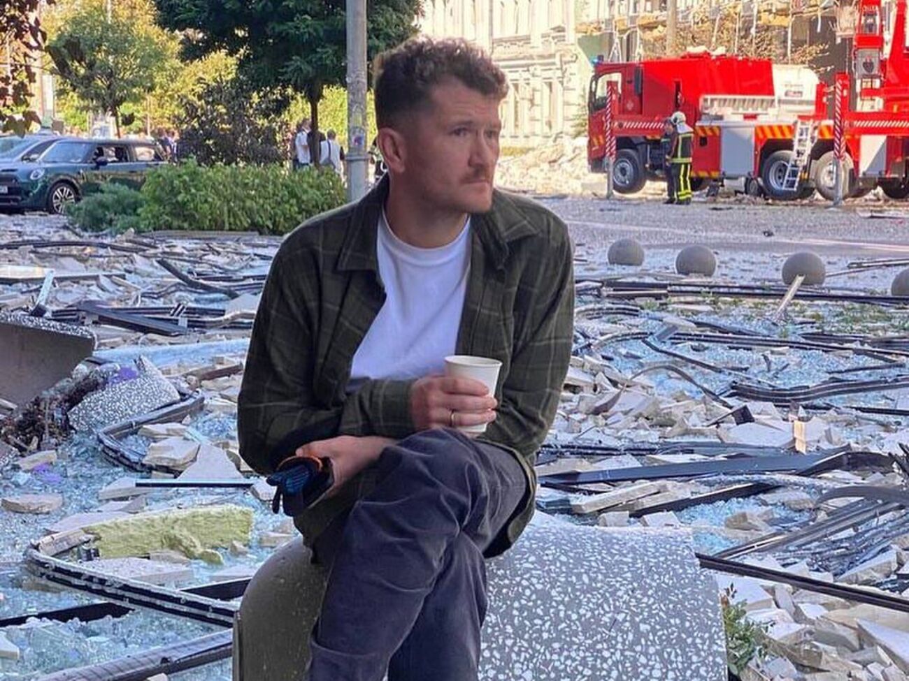 Під час атаки на Київ росіяни пошкодили заклад мережі "Завертайло". Фото