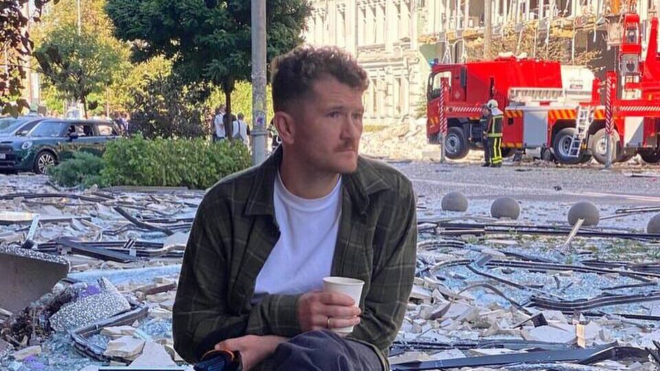 Під час атаки на Київ росіяни пошкодили заклад мережі "Завертайло". Фото