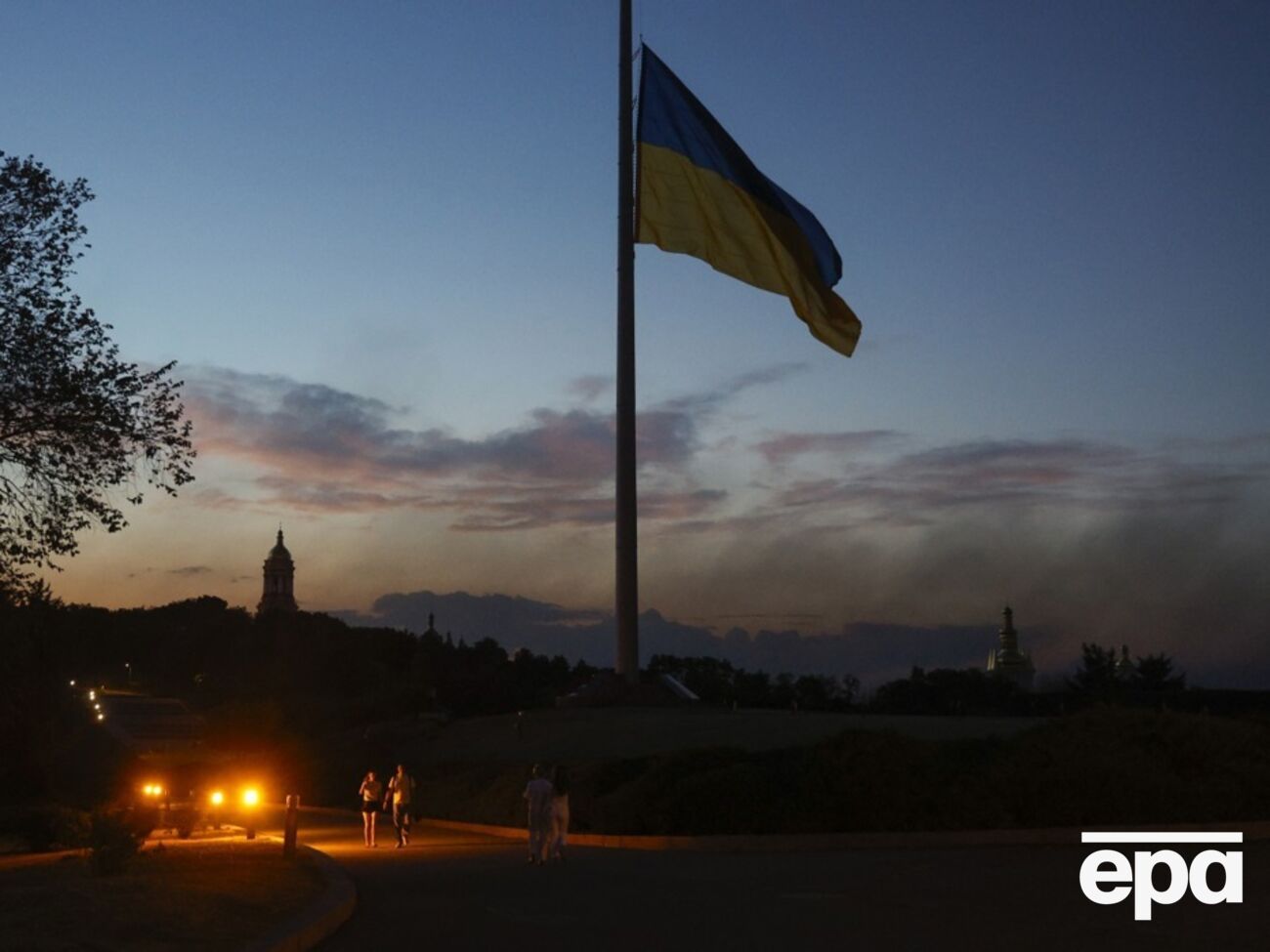 Чи зупинятимуть роботу школи, метро й бізнес? Що насправді зміниться в системі тривог
