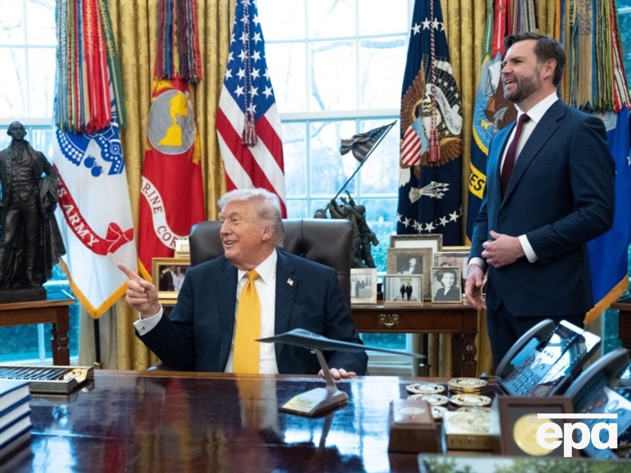 "Дрібниця" і "не щось важливе". Венс із Трампом не вважають бойові дії з Іраном війною