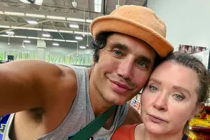 Жена Солнцева Пипонька сделала пластическую операцию и показала, как выглядит сразу после нее. Видео