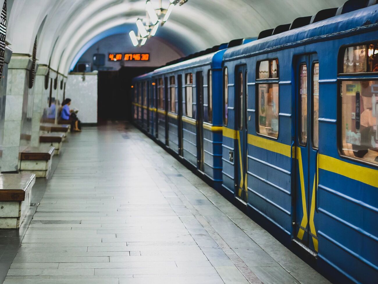 Київ змінює правила безпеки. Що буде з масовими заходами, метро й комендантською годиною