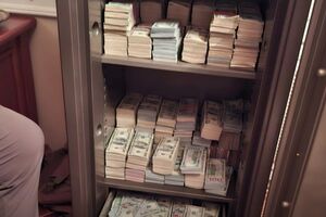 НАБУ пояснило резонансний знімок із сейфом, повним грошей