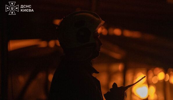 Людей заблокувало в будинку, є постраждалі. Київ – під масованою атакою РФ. Що відомо