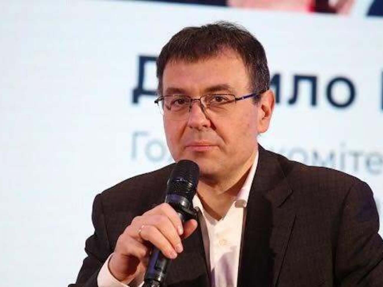 Сьогодні презентують розкладний iPhone. Скидайте фото з-під полиць мені особисто