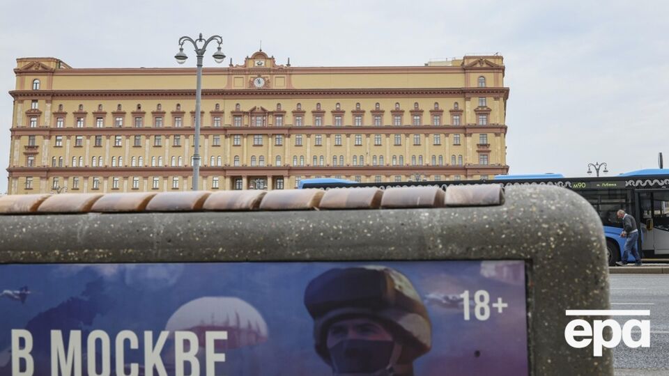 Росіянам почали відмовляти у видаванні закордонних паспортів через обмеження військкоматів – ЗМІ