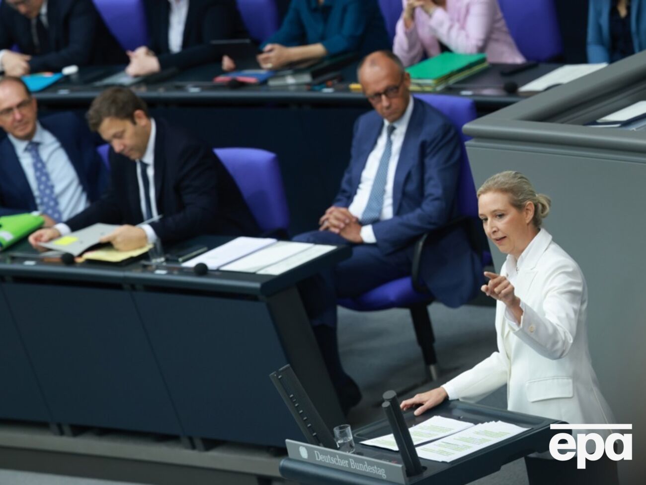 Мерц і лідерка ультраправої партії AfD, яка перемогла на виборах, влаштували жорстку суперечку в Бундестазі