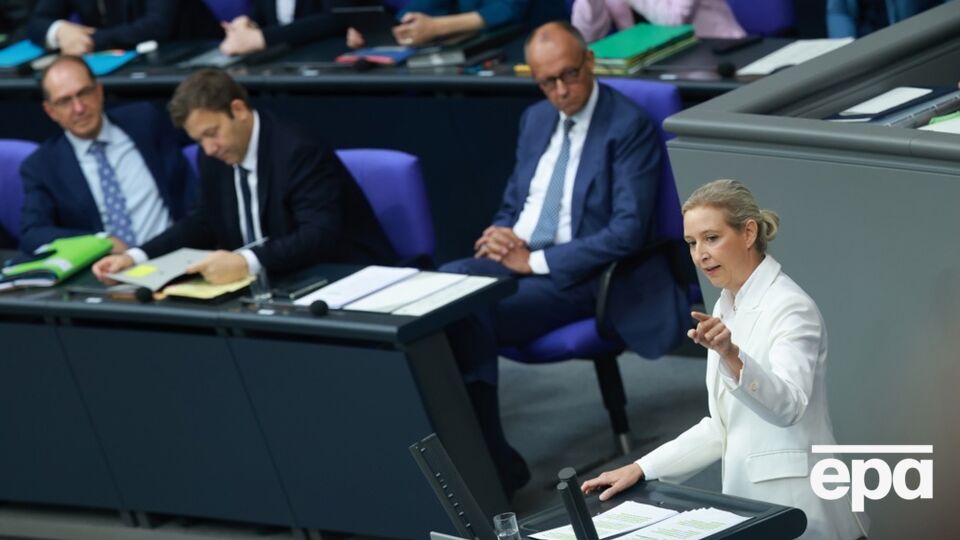 Мерц и лидер ультраправой AfD, победившей на выборах, устроили жесткую перепалку в Бундестаге