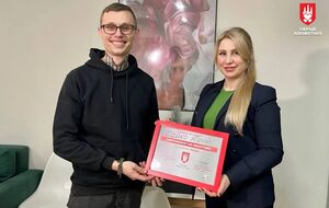 Защитник Мариуполя Юрий Сайко получил квартиру от проекта "Сердце Азовстали"