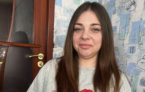 Історія жительки Харківської області, яка вижила під час удару російського КАБ, увійшла до музею "Голоси Мирних"