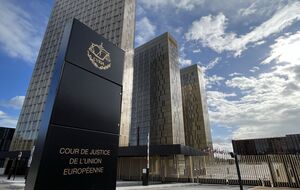 Угорщина програла судову справу щодо заморожених російських активів для України