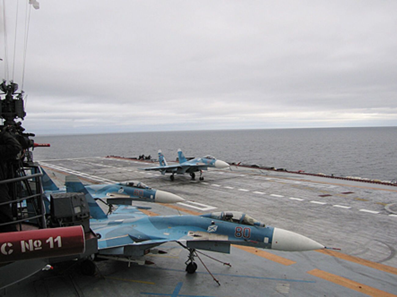 У Росії українські дрони атакували морські ракетоносії, винищувач і вертоліт – СБС