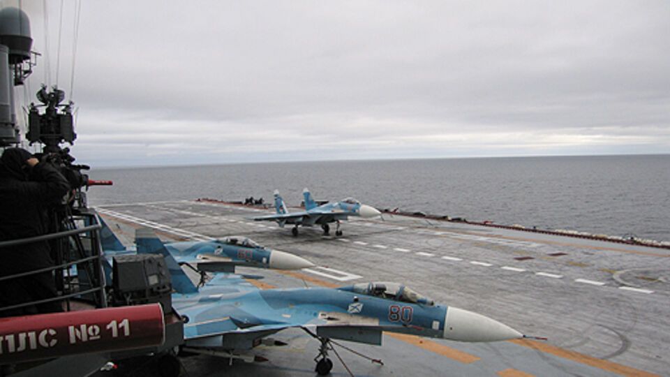 У Росії українські дрони атакували морські ракетоносії, винищувач і вертоліт – СБС