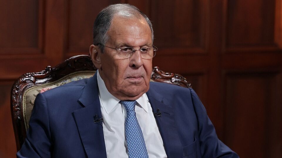 Лавров заявил, что Украина должна стать "буферной зоной", и пригрозил Европе