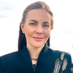 Олена Сотник