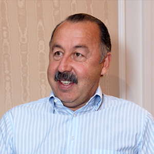 Валерий Газзаев